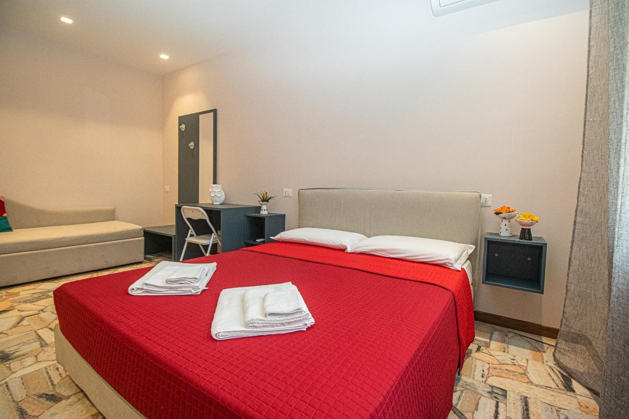 Suebi Rooms And Appartament Термоли Экстерьер фото